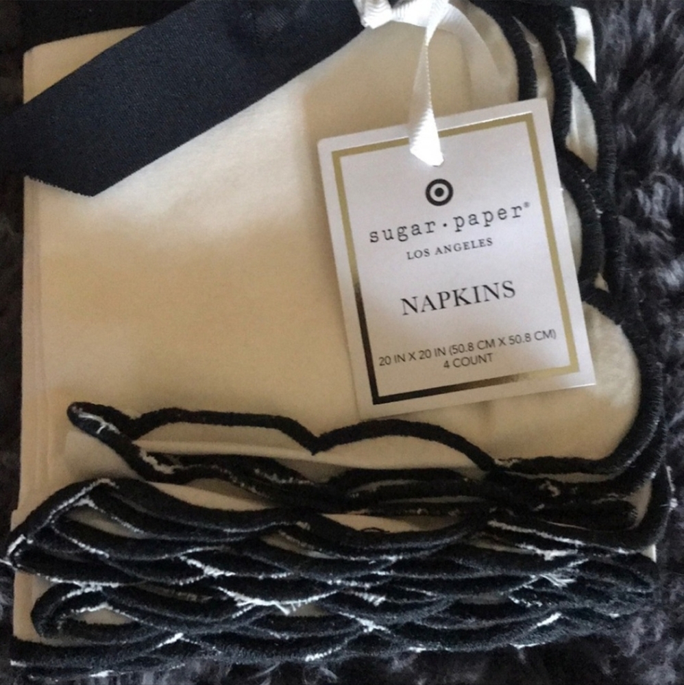 🖤NEW! Shabby Chic Sugar Paper Cream Napkins with Scallop Black Trim! - Picture 4 of 4
